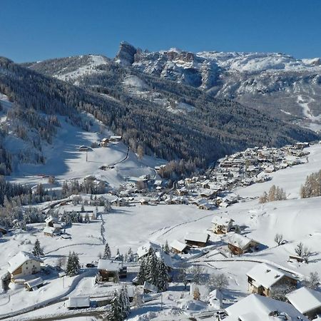 Hotel Conturines San Cassiano  Eksteriør billede