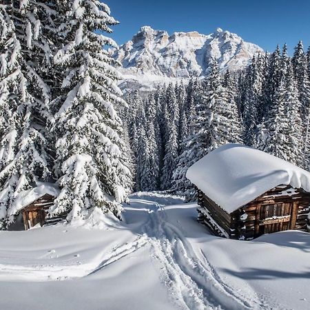 Hotel Conturines San Cassiano  Eksteriør billede