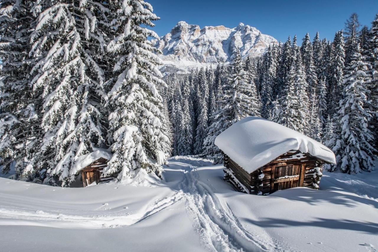 Hotel Conturines San Cassiano  Eksteriør billede