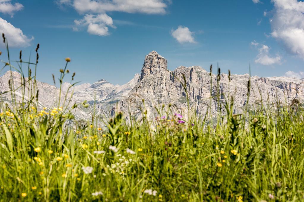 Hotel Conturines San Cassiano  Eksteriør billede